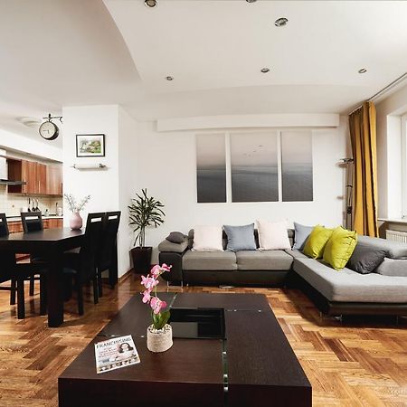 Lumina Spacious Apartment Near The Railway Station Варшава Екстериор снимка