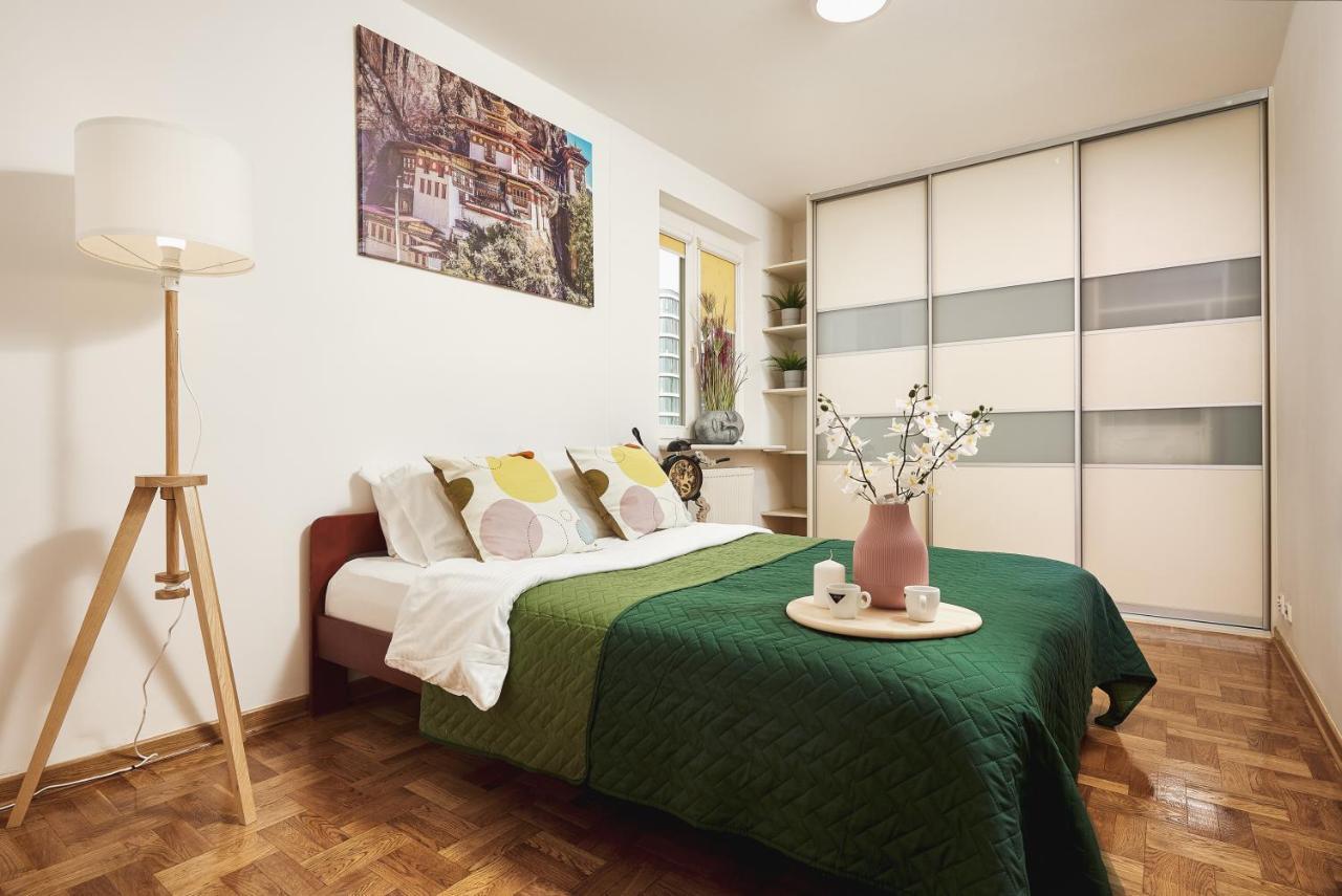 Lumina Spacious Apartment Near The Railway Station Варшава Екстериор снимка