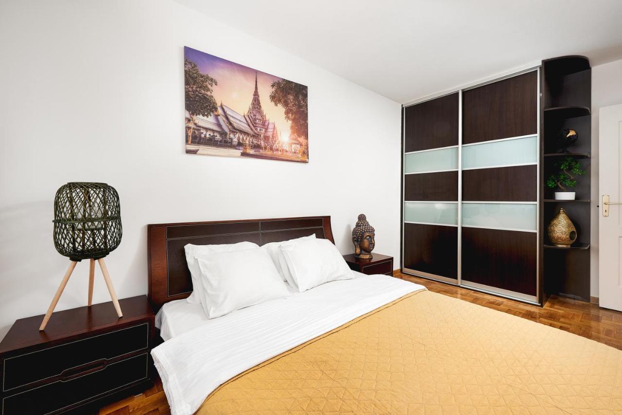 Lumina Spacious Apartment Near The Railway Station Варшава Екстериор снимка