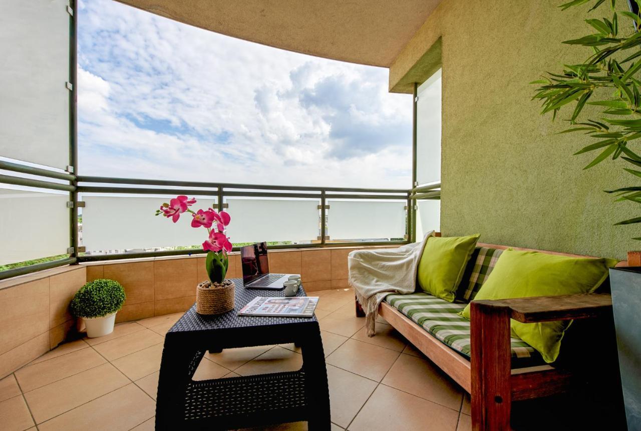 Lumina Spacious Apartment Near The Railway Station Варшава Екстериор снимка